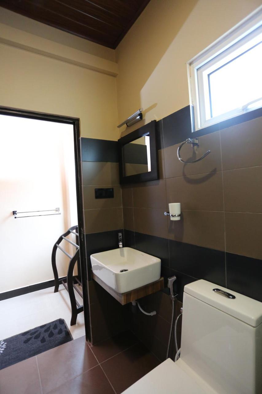 Edwin'S Airport Stay Dalupotha Ngoại thất bức ảnh